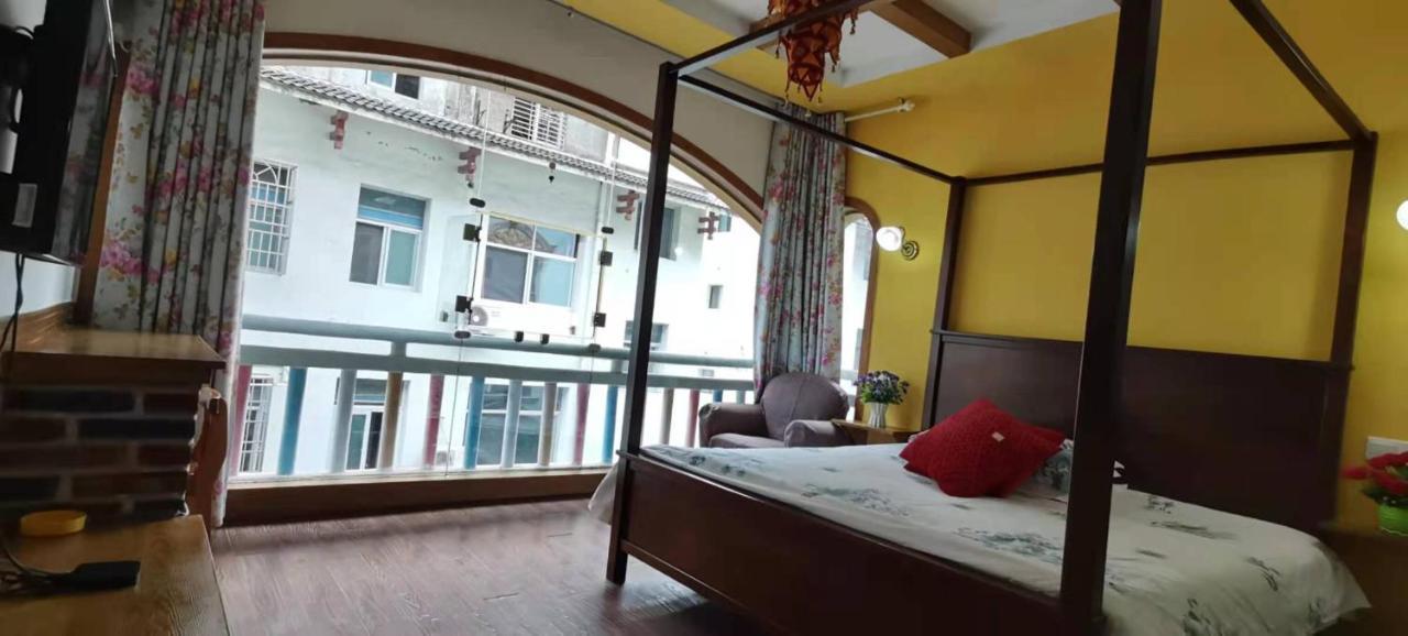 Zhangjiajie April Hostel Exteriör bild