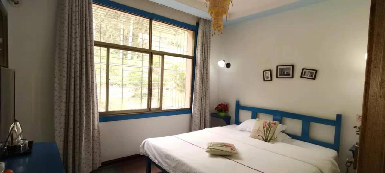 Zhangjiajie April Hostel Exteriör bild
