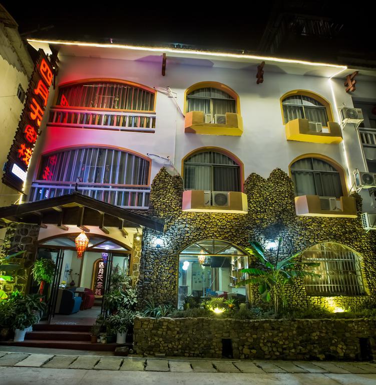 Zhangjiajie April Hostel Exteriör bild
